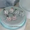 Brincos de Zircônia Floco de Neve Cintilante, Tarraxas de Aço Titânio, Brincos para Cartilagem do Ouvido Não Removíveis Amigáveis para Dormir, Brincos com Tarraxa de Parafuso Cheios de Diamante de Fundo Plano