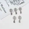 Accesorios DIY de aleación 27.5x13mm Colgante de llave de trébol de cuatro hojas en inglés Cadena para teléfono Accesorios de joyería al por mayor