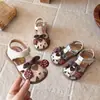 Sandálias Fechadas com Solado Macio para Bebê Menina 2026 Novo Estilo de Verão Sapatos para Bebê e Criança Pequena Sandálias Fofas de Princesa para Meninas