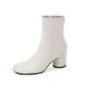 20226 Botas de Outono/Inverno com Dedos Separados, Botas Femininas Plus Size, Botas de Moda Europeia e Americana com Salto Médio Grosso, Botas Femininas Estilo Martin com Zíper Lateral