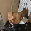 Bolsa de Mão Estilo Balde Tendência e Fashion para Mulheres, Nova Bolsa de Ombro Retro de Nicho Outono e Inverno com Sensação de Luxo, Bolsa Transversal