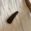 Pinza Roja Peluda para el Lado del Cabello con un Toque de Moda de Alta Gama, Elegante Pinza Triángulo Bb, Versátil Pinza para Flequillo y Mechones, Accesorio para el Lado del Cabello