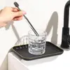 Bandeja rectangular de plástico estilo lujo ligero negro con borde dorado para uso doméstico en la sala de estar, para colocar tazas de té, platos, frutas y bocadillos