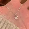 Collar de copo de nieve navideño, de nicho y moderno, con un toque de alta gama, gargantilla versátil y exquisita, un regalo de inspiración vintage para el cumpleaños de una novia