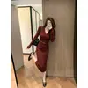Elegante vestido suéter de punto estilo dama coreana, suave y femenino estilo Hong Kong, con cinturón en la cintura y falda ajustada al cuerpo