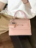 Bolso de Diseño de Nicho para Mujer, Bolso Cruzado de Hombro Estilo Nuevo, Bolso Cuadrado Pequeño de Moda de Gama Alta para el Trabajo, Bolso de Axila