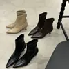 Botines cortos de tacón de aguja con punta estilo coreano para mujer, nuevos de otoño 2026, elegantes, de ajuste ceñido, tacón medio, botas de moda para combinar con faldas