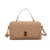 Bolsa de mão pequena estilo vintage para mulheres, nova moda 2026, bolsa transversal versátil, bolsa transversal de ombro, bolsa quadrada pequena