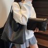 Bolsa Tejida Nueva Otoño 2025 para Mujer de Gran Capacidad Casual para el Trabajo Bolso de Mano para Suegra Bolso Tote de Moda Versátil
