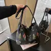 Bolsa de Tecido Bordado de Grande Capacidade 2026 Nova Floral Lona Casual Classe Comutador Sob o Braço Ombro Saco Saco para Meninas