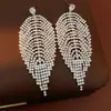 Brincos de Franja Folha de Diamante Inlaid Agulha de Prata Leve Luxo Toque de Alta Qualidade Brincos de Tarraxa Europeus e Americanos Transfronteiriços Nicho Personalidade Exagerada Ornamentos de Orelha para Mulheres