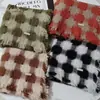 Novo Xale Leve de Caxemira 2026 Encolhido Pequeno para Mulheres, Cachecol Xadrez Quente de Caxemira para Homens e Mulheres, Fabricação Personalizada de Fábrica