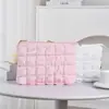 Bolsa de Maquillaje Acolchada Transfronteriza Gran Capacidad Portátil Diseño de Nicho Bolsa de Maquillaje para Mujer Bolsa de Almacenamiento Color Crema Estuche de Almacenamiento para Lápices