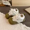 Zapatillas de Entrenamiento Retro Alemanas para Niñas 2026 Otoño Nuevas Llegadas Zapatos Casuales Elegantes para Bebés Zapatos Deportivos de Corte Bajo para Niños Pequeños y Medianos Modernos