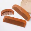 Pente de madeira de pessegueiro natural para uso doméstico, portátil para homens e mulheres, adequado para massagem de cabelo comprido, um presente para estudantes