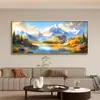 Pintura de Paisagem para Decoração de Parede de Sala de Estar, uma Peça Tradicional e Consagrada pelo Tempo, com uma Cordilheira como Fundo para a Parede do Sofá