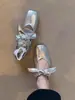 Nova coleção feminina 2026: sapatilhas rasas de couro, bico quadrado, estilo francês requintado, com um lindo detalhe de laço, sapatos Mary Jane baixos
