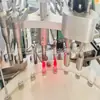 Máquina Llenadora de Aceite Vegetal para Botellas Pequeñas, Equipo Llenador de Loción para Botellas de Bola, Máquina Llenadora y Tapadora de Fengyoujing, Personalización No Estándar