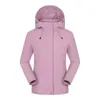 Jaqueta de Montanhismo com Capuz para Mulheres, Estilo Primavera e Outono, Repelente à Água, Respirável, Jaqueta Grande para Uso Externo, Corte Amplo, Versátil, com Logo Estampado