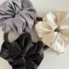 Scrunchie Grande Jacquard de Alta Gama Estilo Francés Vintage Satinado Camelia Lazo para Cola de Caballo Accesorio para el Cabello para Mujeres