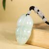 Pingente de Jade Verde Tianshan de Xinjiang com Padrões de Flores Flutuantes, Apresentando Buda, Guanyin e Ruyi, um Pingente de Jade que Dizem Responder a Todos os Pedidos, com Pixiu e Cabaça