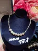 Juego de Joyería para Boda: Collar de Perla con Cuentas Plateadas en Forma de Lágrima, Accesorio para Vestido, Cadena para Clavícula de Perla de Concha Sonriente Color Blanco Roto