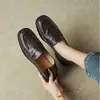 Mocasines retro estilo británico de punta cuadrada sin cordones, zapatos de trabajo primavera 2025, estilo popular en línea para mujer