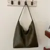 Bolso de mano tejido retro de alta gama, gran capacidad, piel suave, moderno, versátil para el uso diario, bolso de hombro, bolso de axila, bolso de moda para mujer