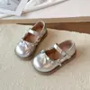 Zapatos para Niñas 2026 Primavera/Verano Nuevo Estilo Coreano Zapatos Planos de Cuero con Lazo de Pedrería Zapatos de Princesa Zapatos Individuales de Moda para Niñas
