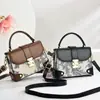 Bolsa Quadrada Pequena Super Popular Verão 2025 Nova Moda Versátil Textura Casual Ombro Transversal Bolsa de Mão Dropshipping