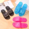 Chanclas de PVC casuales de verano, sencillas y duraderas, con diseño hueco, suela plana y plantilla suave, perfectas para usar al aire libre en verano.