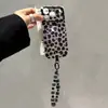 Nuevo brazalete de cuentas con estampado de leopardo, adecuado para fundas de teléfono Apple 18 Pro Max, diseño elegante y de alta gama para mujeres, también disponible para modelos 17/16