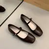Sapatos de noite, sapatos baixos de peça única, novos sapatos femininos Mary Jane de outono com bico quadrado, pretos, 2026, para usar com saia, estilo francês