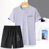 Conjunto Esportivo de Seda Gelada de Verão Secagem Rápida Respirável Camiseta Gola Redonda Conjunto Curto Tendência Feminina Conjunto de Duas Peças para Corrida e Montanhismo Absorvente de Suor
