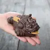 El Salón Dahan Puede Criar Mascota de Té Sapo de Tres Patas de Arcilla Púrpura de la Fortuna Rey Sapo Dorado Adornos de Escultura de Arena Púrpura Yixing Exquisitos Juguetes de Té