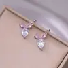 Aretes para Mujer, Aretes de Flor Corazón con Circonita Micro-pavimentada de Cobre, Nueva Moda de Nicho, Diseño Simple, Joyería de Temperamento y Versátil