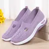 Los Zapatos de Mamá Son Cómodos y Transpirables en Verano, Zapatos Casuales de Suela Suave para Mujeres de Mediana Edad y Mayores, Zapatos de Tela Old Beijing con Corte de Malla y Suela Plana para Mujeres