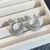 Nuevos pendientes de clip con incrustaciones de circonita, elegantes y con estilo, cierres de clip de doble C, simples y versátiles para el uso diario, sin perforación y sin dolor