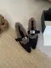Zapatos Mary Jane de ante con punta fina estilo coreano, hebilla metálica y correa única, nueva colección otoño/invierno 2025 para mujer, bailarinas mullidas de punta baja
