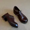 Mocasines Marrones de 5 cm para Mujer, Nuevo Estilo 2025, Versátiles Británicos de Punta Redonda con Tachuelas y Tacón Grueso de Cuero, Zapatos Individuales de Suela Gruesa