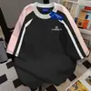 Tendência Nacional Street Style Color-Blocking Estampa de Letras Manga Curta Camiseta Verão 2025 Nova Moda Retrô Tops de Casal