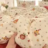 Clase a Hilo de doble capa Algodón puro Juego de cuatro piezas para cama Algodón lavado para cama Sábanas Cubre edredón Verano Dormitorio de estudiante Juego de tres piezas 4