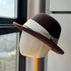 2026 Novo Chapéu de Pescador Elegante Estilo Hepburn Vintage com Tira para Mulheres, Aba Enrolada, À Prova de Frio, Quente, Emagrecimento Facial, Elegante