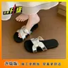 Sandalias populares de nicho con tiras cruzadas para mujer, calzado de verano para exteriores, nuevo modelo 2025, sandalias planas versátiles estilo coreano