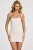 Vestido corto ajustado de color liso retro elegante estilo ins socialité con tirantes finos, ajustado, ceñido a la cintura, sin espalda, sexy, nuevo modelo 2026