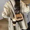 Mini Mochila de Luxo para Mulheres Outono e Inverno 2025 Nova Bolsa Saco Retrô Mini Mochila Pequena Bolsa de Ombro Versátil