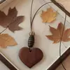 Collar Colgante Geométrico de Madera Estilo Étnico, Diseño de Nicho Retro, Cadena Larga para Suéter, Collar de Lujo Ligero y de Gama Alta