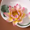 Haoshen Yuliansheng Portaincienso de Cerámica con Forma de Flor de Loto Adorno Flor de Porcelana Hecha a Mano Estilo Chino Sala de Estar Salón Budista Artesanía