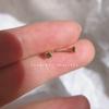 Pendiente cuadrado de esmeralda de plata de ley 925 para mujer 2025 nuevo simple compacto estudiante mini clavo de hueso de oreja invisible