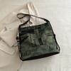 Bolso informal de estilo coreano de gran capacidad y moda de celebridades de Internet, bolso bandolera de hombro combinable con todo, primavera 2024.